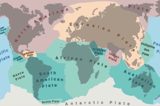 Map showing tectonic plates on earth